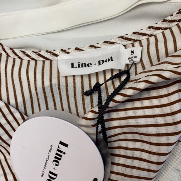 NEW - Line and Dot - Drape Sleeveless Blouse - Picture 6 of 6